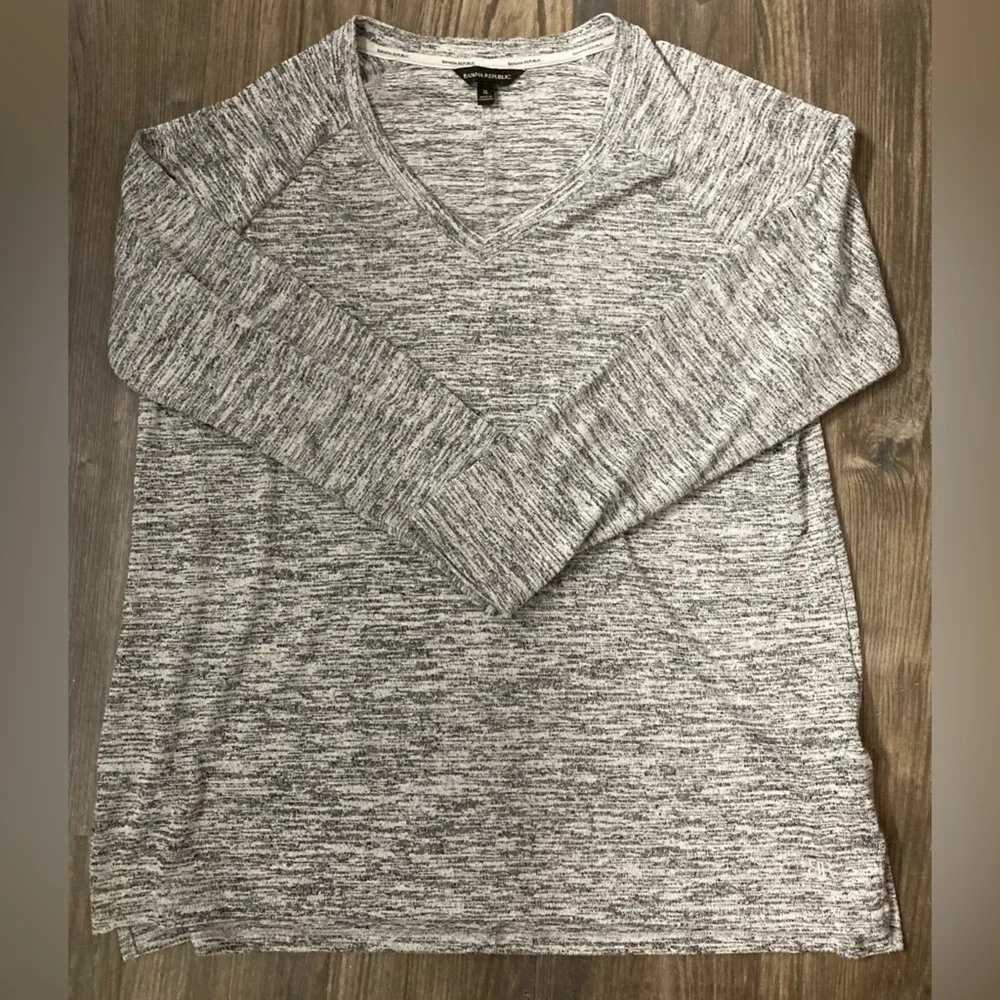 Banana Republic Men’s XL Gray‎ V-Neck Sweater